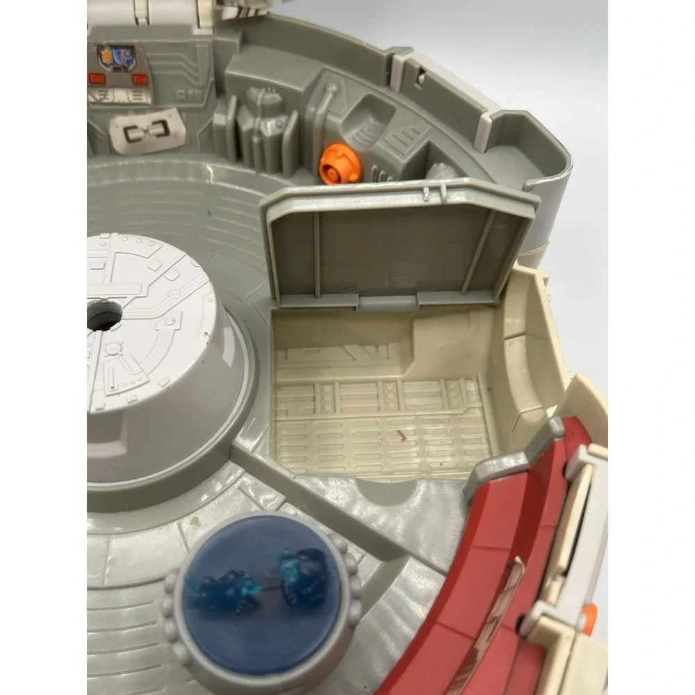 2011 Hasbro Star Wars Galactic Heroes Millennium Falcon Spaceship‎ Incomplete